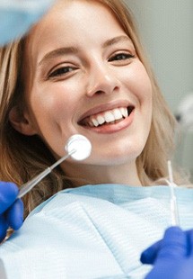 a patient smiling after receiving cosmetic dentistry near Bannockburn 
